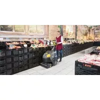 Kompakt/ kézi irányítású súroló- szívógépek
